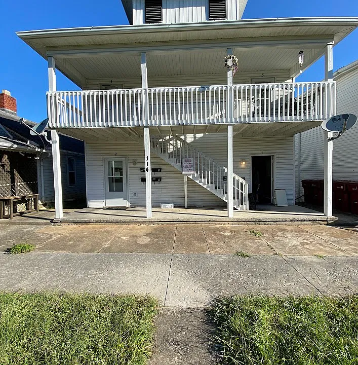 114 Wilson Ave #3
