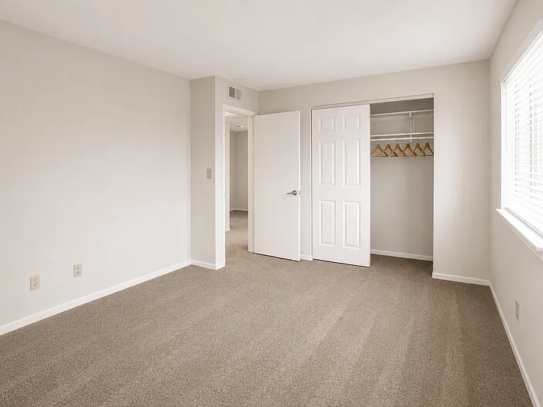 Waterstone Place Apartments — Photo 12