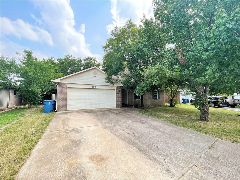 1st image of 3004 Levi Ln