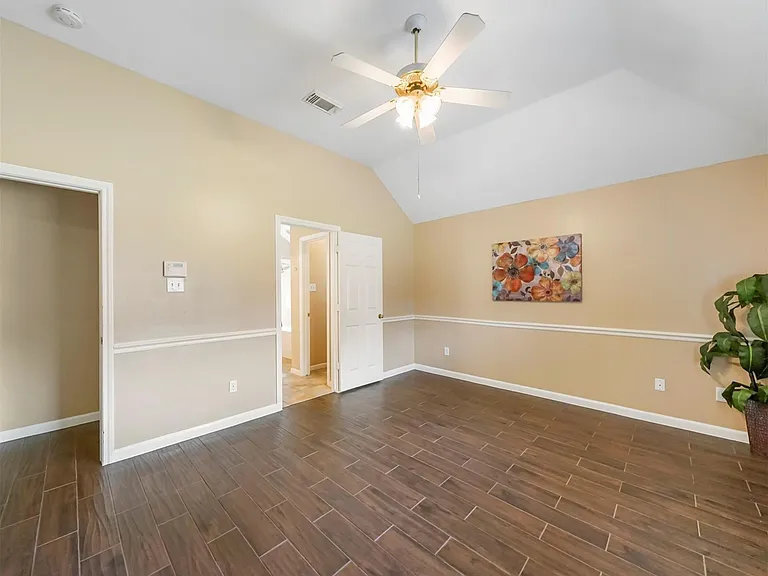 5219 Bay Pines Dr — Photo 12
