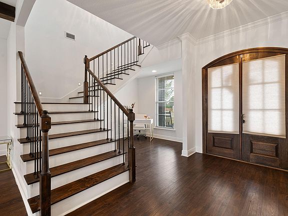 2nd image of 7 Alicia Dr