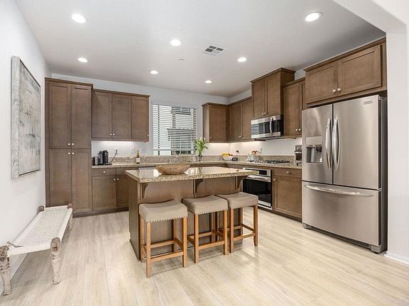 5th image of 2227 Solara Ln