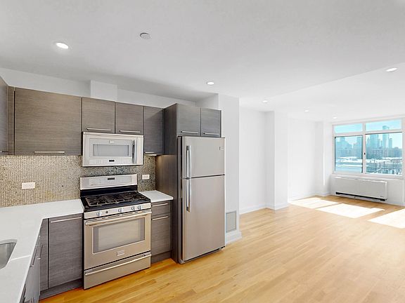 3rd image of 11-15 Broadway #5J