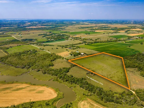 146 N 1150th Rd, Berryton, KS 66409