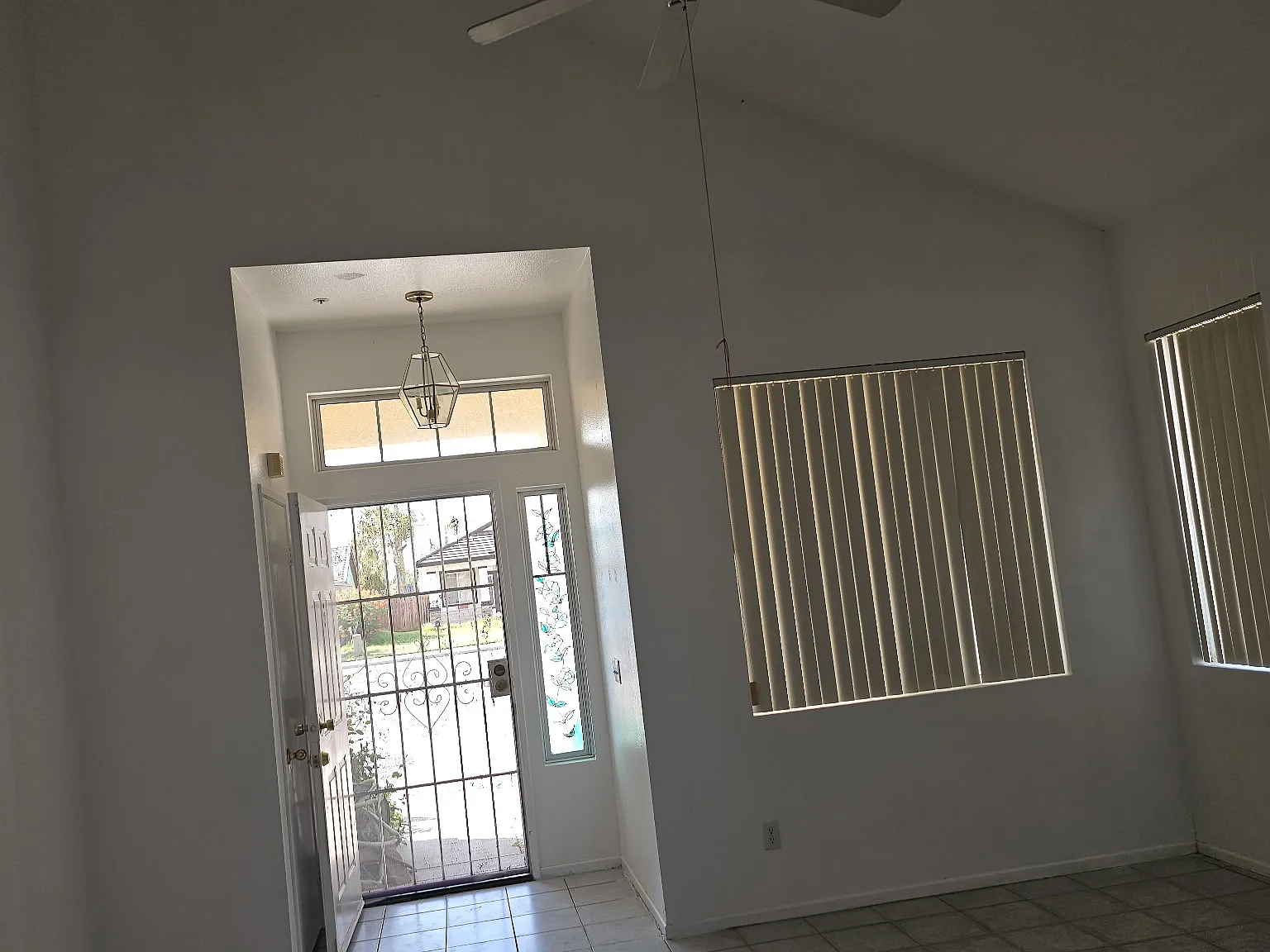 4 bed, 2.5 bath, 1662 sqft, $3,000 — Photo 2
