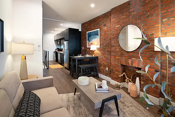 Sold by The In House Group | media 2