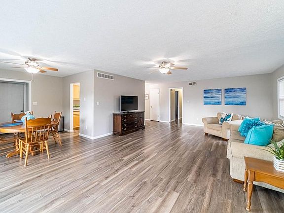 5th image of 26927 Heather Ln