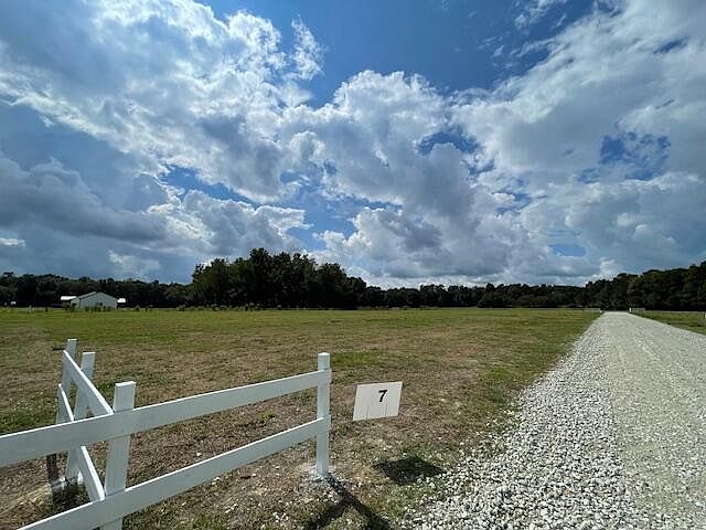 2nd image of 354 Austin Swamp Ln