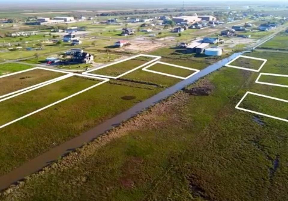 2nd image of 0 Dowling Rd