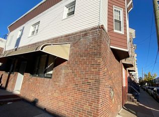 2069 Mercy St #2F, Philadelphia, PA 19145