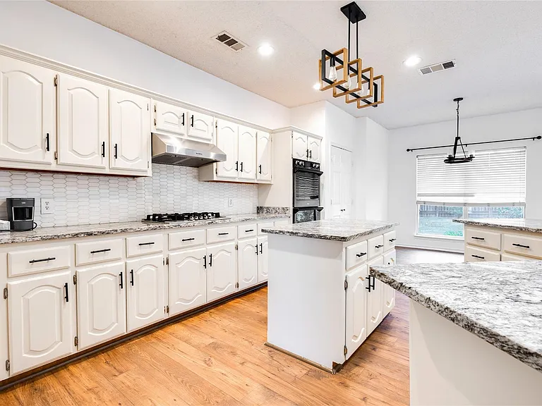 1613 Hightimber Ln — Photo 9