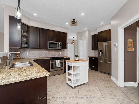 2nd image of 77 Graihawk Dr
