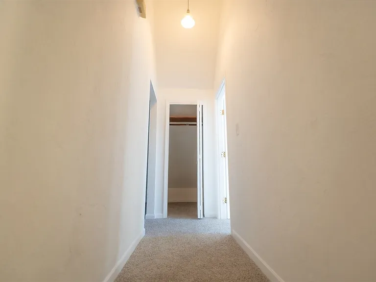 8 Rockwell Ter #3 — Photo 7