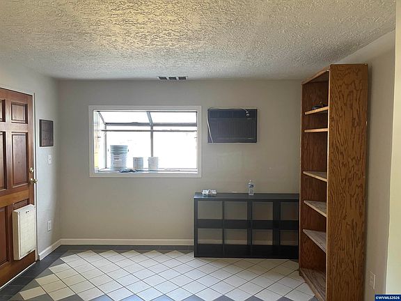 5th image of 620 23rd St SE