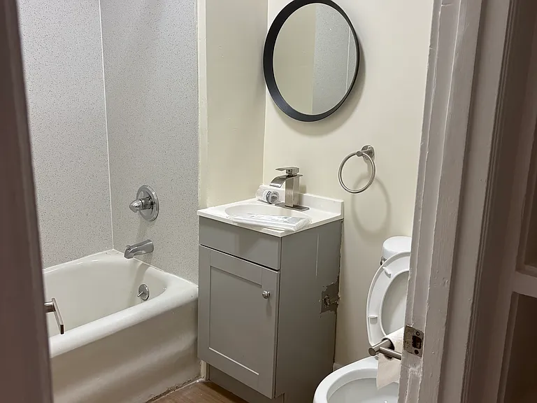 225 Jones St #3 — Photo 7
