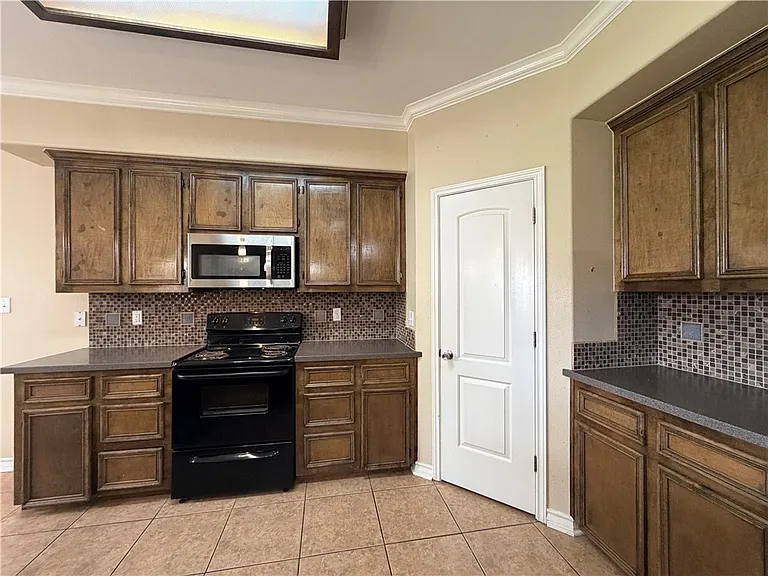 6905 Aaron Dr — Photo 11