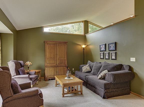 4th image of 8091 Woodhill Dr