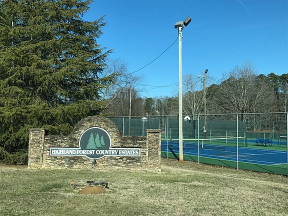 2nd image of 4406 Honeysuckle Ln