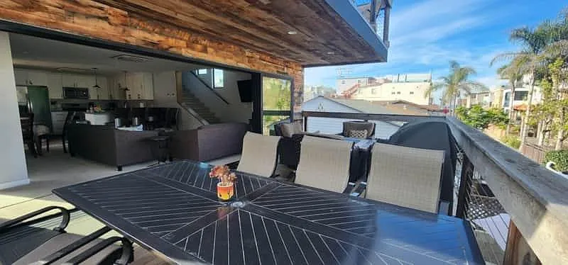 747 Island Ct — Photo 2