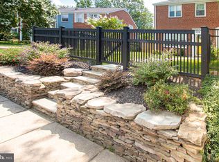 1418 Woodbine St, Alexandria, VA 22302