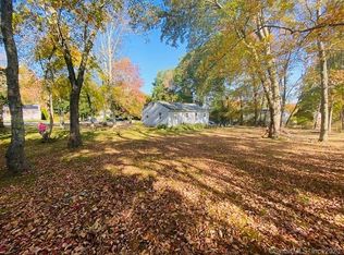 11 Winthrop Dr, Moosup, CT 06354