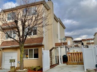 47 Ashley Ln, Staten Island, NY 10309
