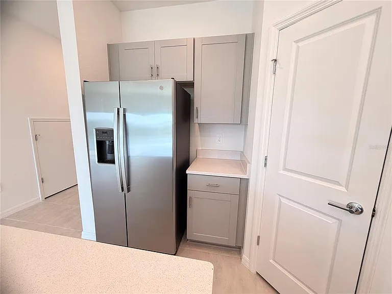 2212 Portrait St — Photo 12