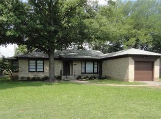1905 Old Gate Ln, Garland, TX 75042