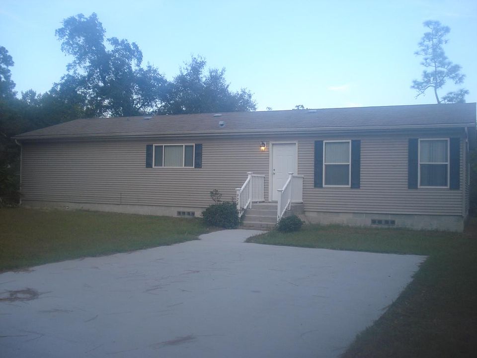 2nd image of 923 Buist Ave