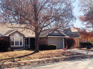 409 N 38th Pl, Rogers, AR 72756