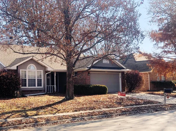 409 N 38th Pl, Rogers, AR 72756