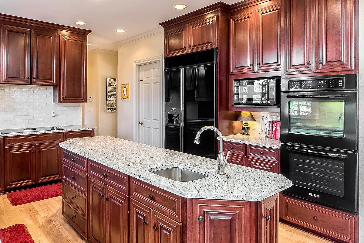 1672 Sherborne Ln photo 1