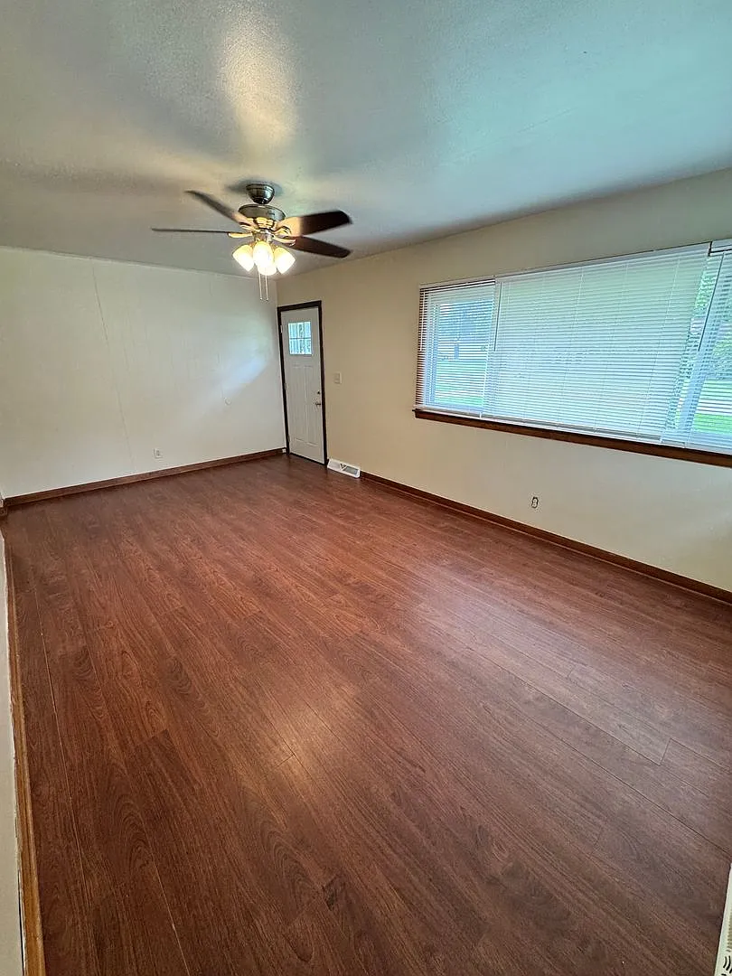 4409 Sunnybrook Dr — Photo 3