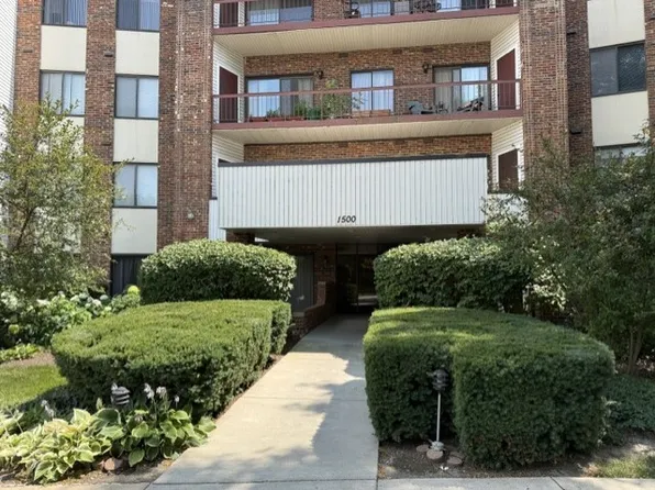 1500 Harbour Dr APT 1S, Wheeling, IL 60090