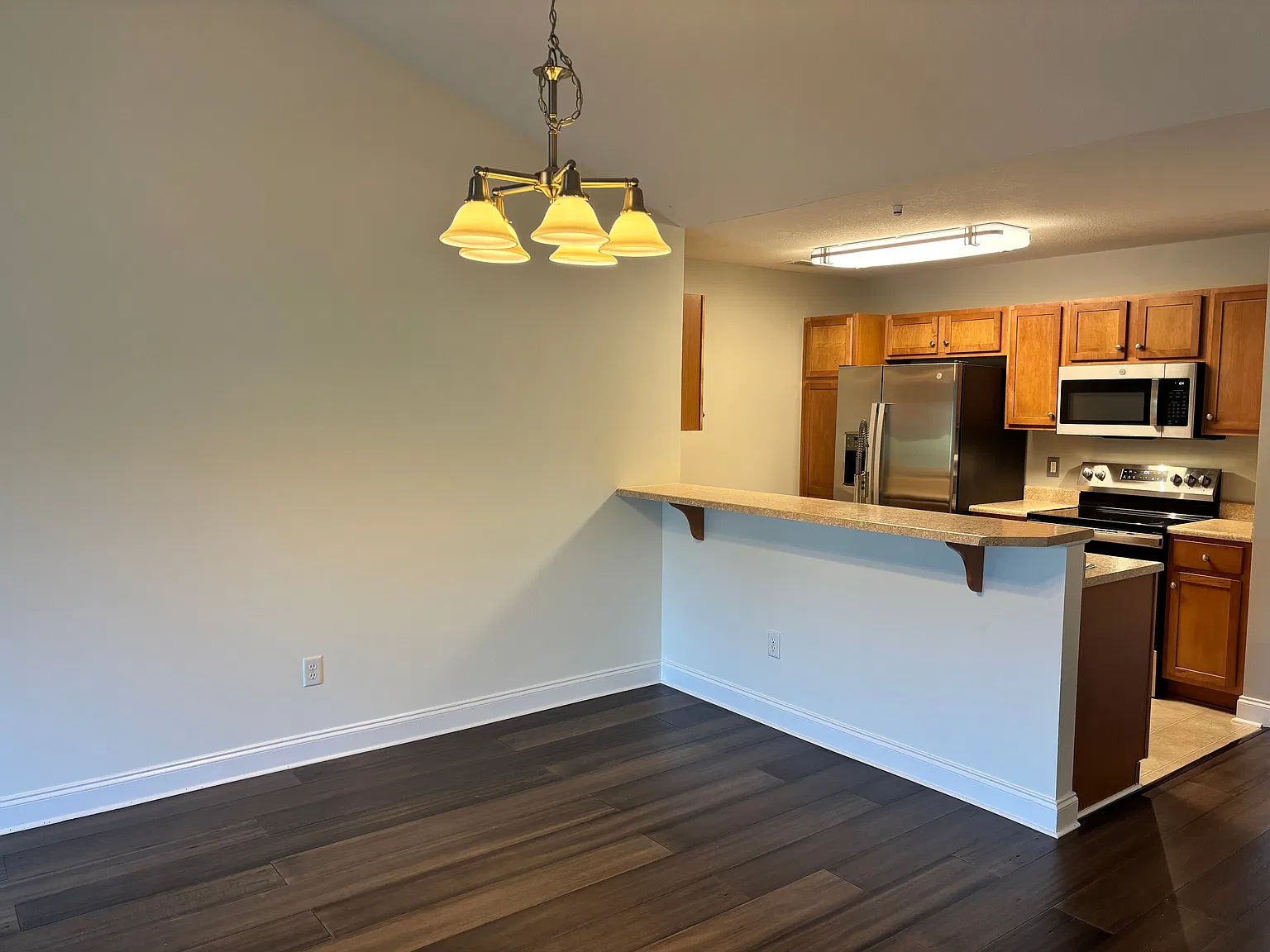 2 bed, $1,650 — Photo 3