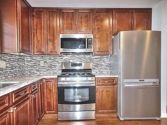 3rd image of 8665 Tea Garden Ct