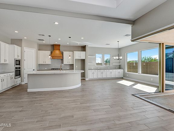 3rd image of 21329 W MARIPOSA Street