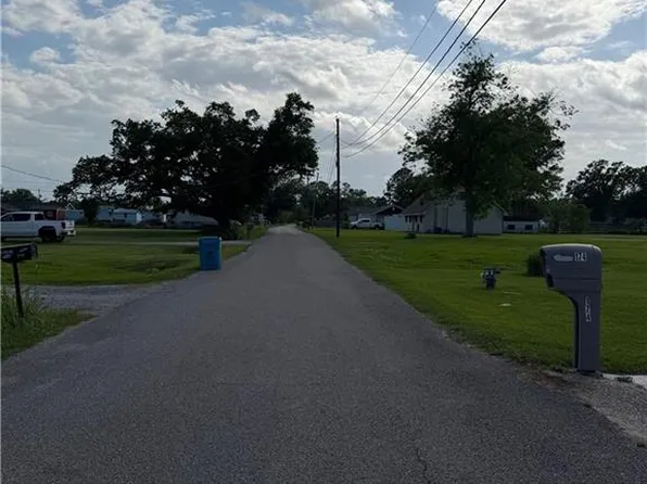 161 Nicholas St, Hahnville, LA 70057