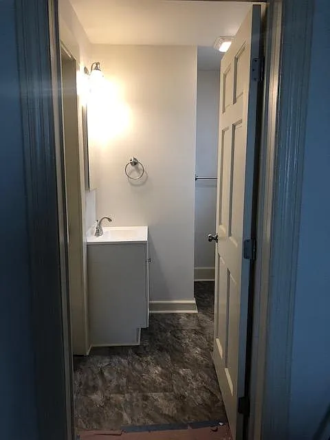 4 bed, 2031 sqft, $3,200 — Photo 3