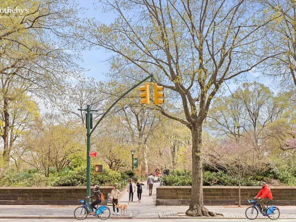 230 Central Park West image 21 of 23