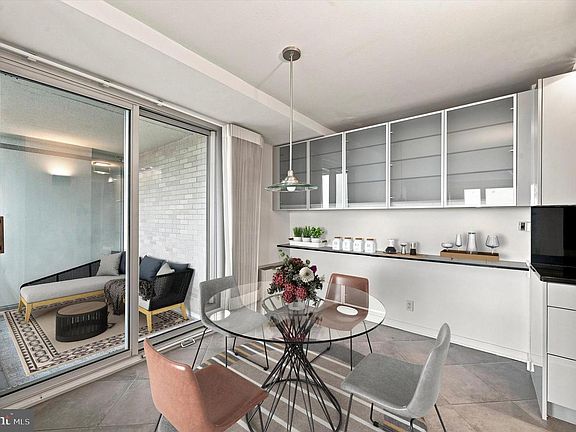 4th image of 224 W Rittenhouse Sq #1410