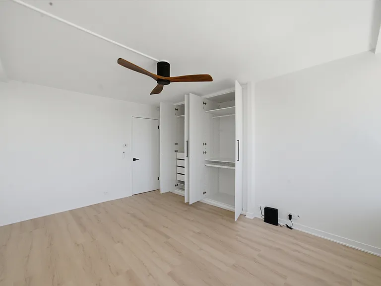 1560 N Sandburg Ter #2704 — Photo 17