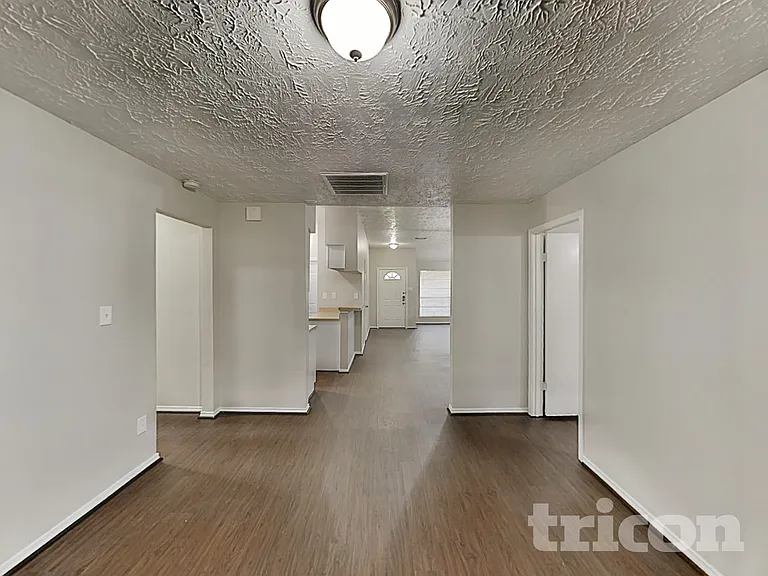19311 Amistad Dr — Photo 6