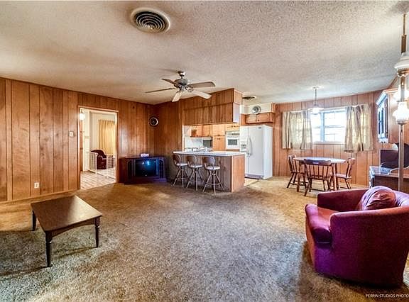 2nd image of 2401 Oak Park Blvd