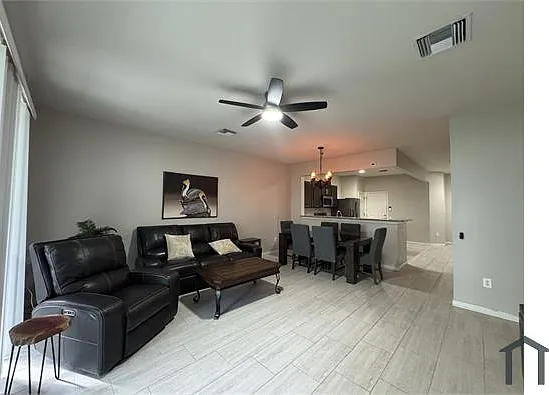 3 bed, 1622 sqft, $2,600 — Photo 4