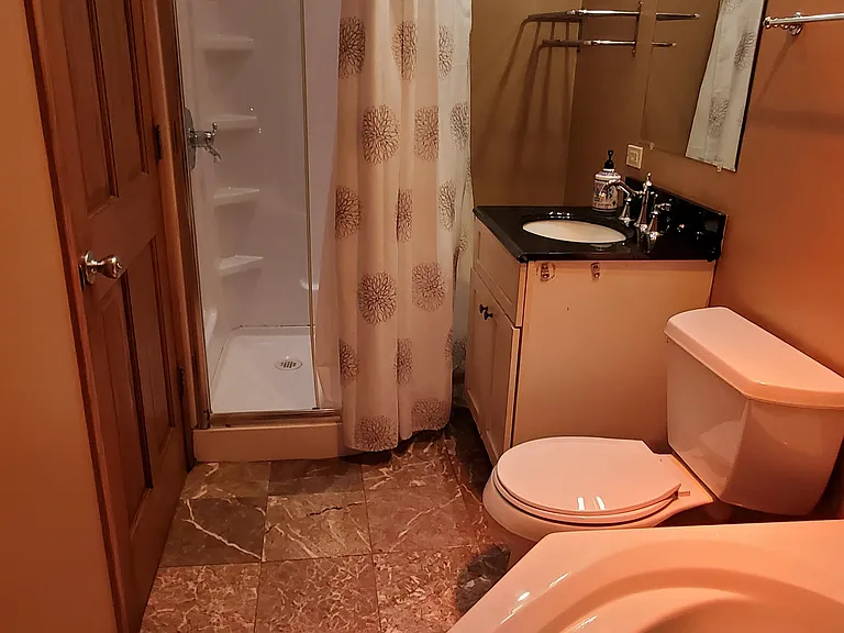 6163 N Leavitt St #B — Photo 8