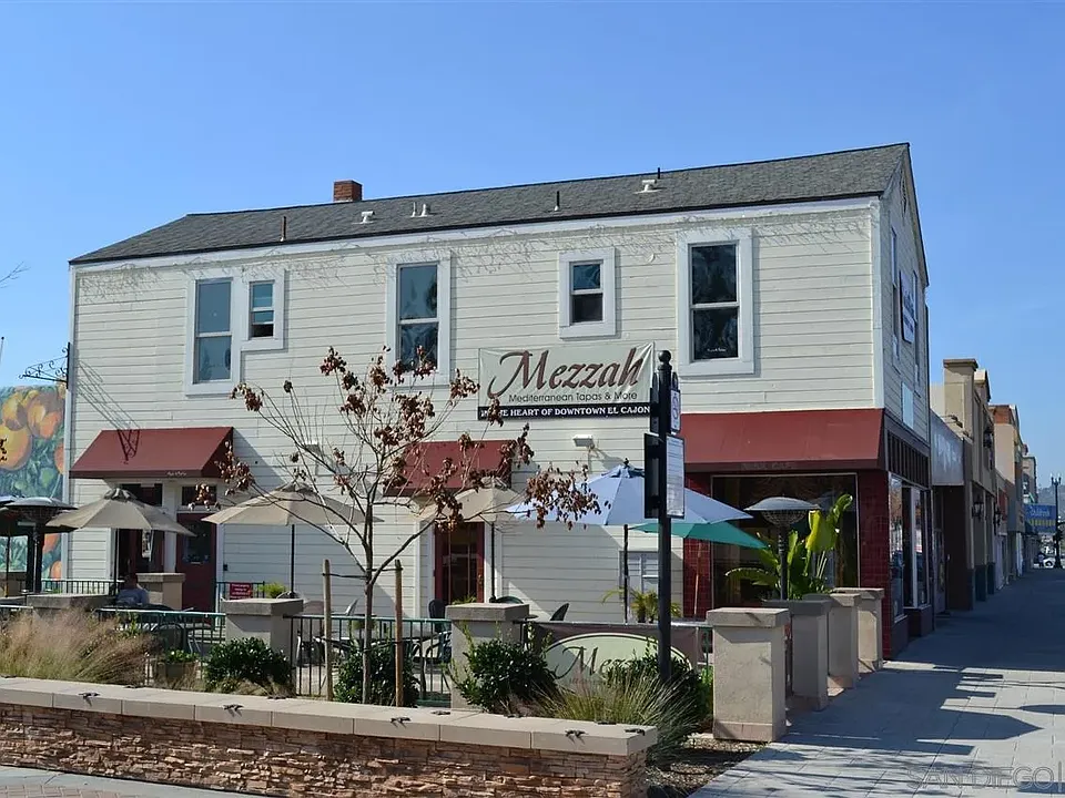 169 E Main St