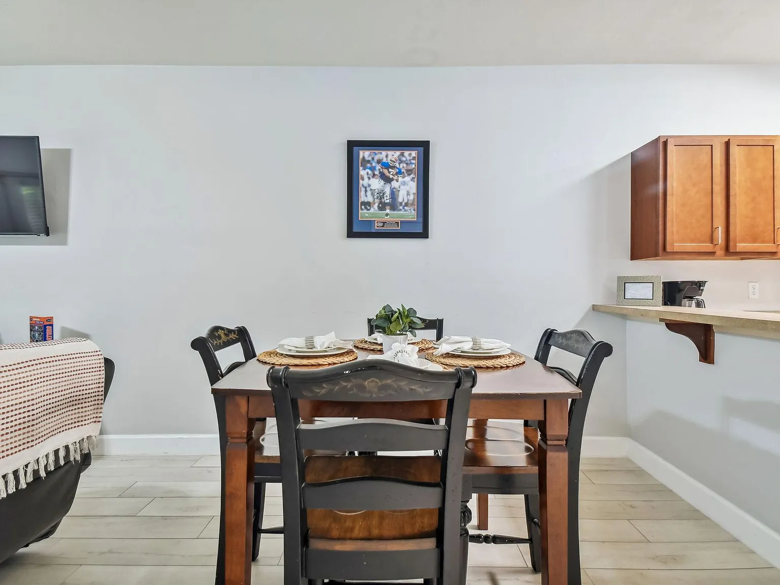 2945 SW 35th Pl — Photo 4