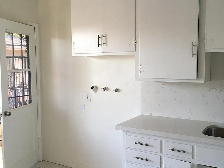11702 Crenshaw Blvd #C — Photo 15