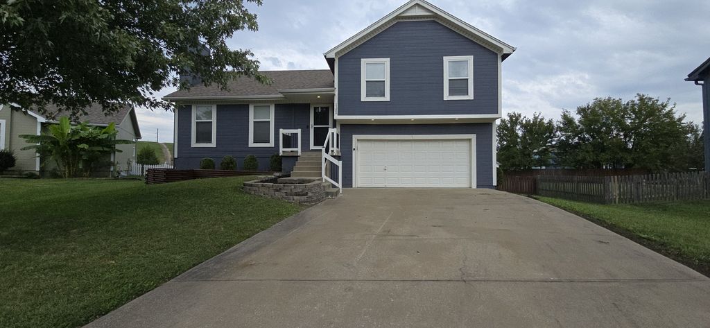 1122 E Frontier Dr - Property Image